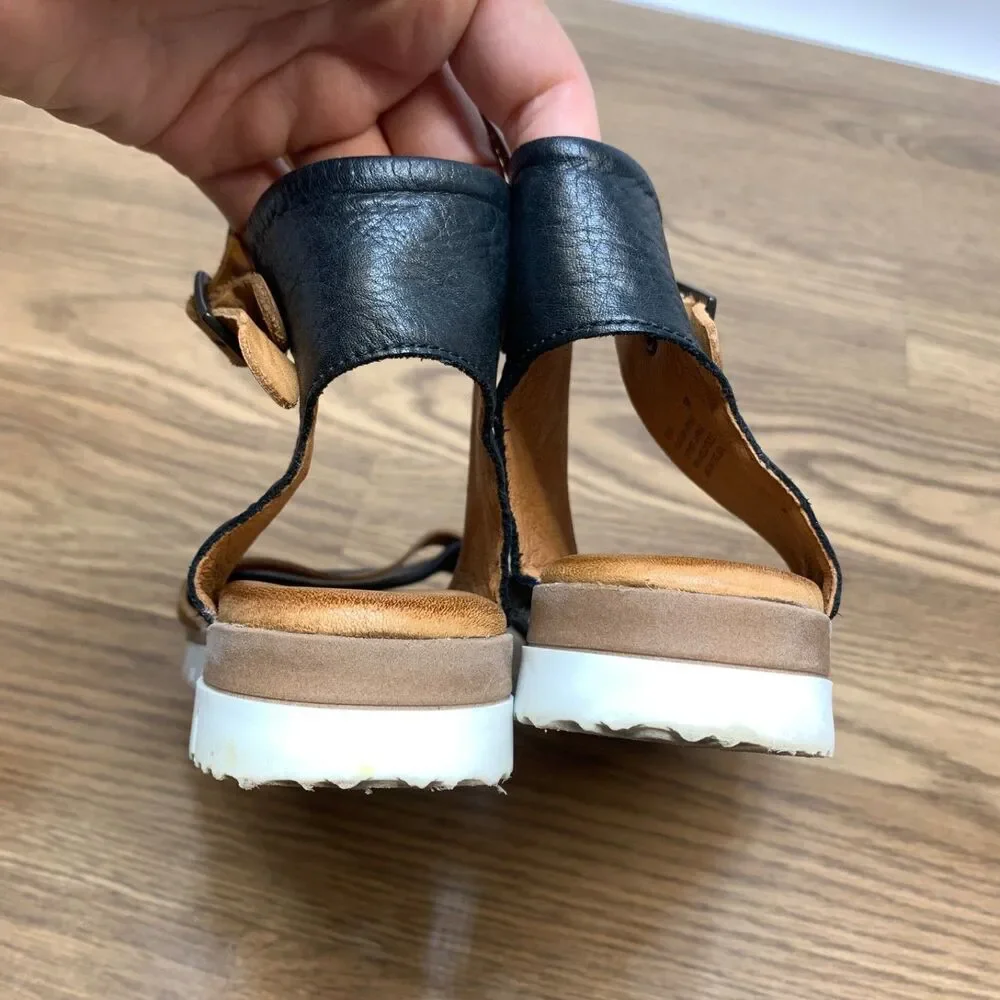 Miz Mooz Women's Shep Leather Sandal Size 38 Flat Ankle Strap Tan Black Casual‎